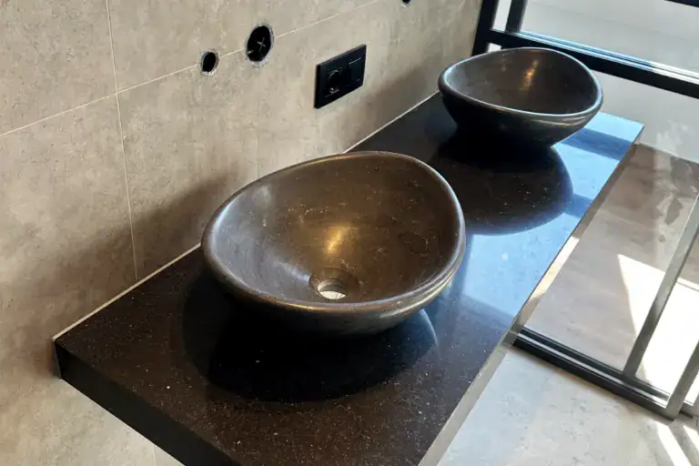 Kitter voor badkamer laten kitten